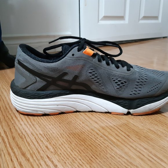 Used ASICS Men's Running Shoes for Sale - Picture 3 of 7